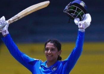 స్మృతీ రికార్డులు..ఆసియా కప్ లో సెమీస్ కు భారత్